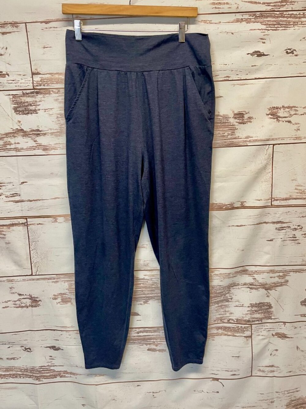 Vuori Lux Harem At Ease Jogger Pant - Picture 2 of 7